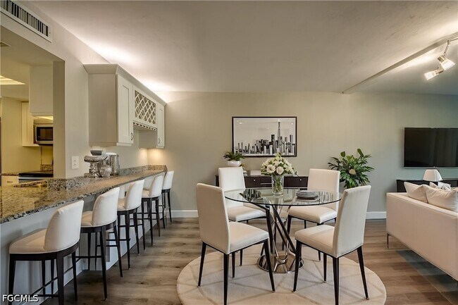 Building Photo - 2526 SE 16th Pl