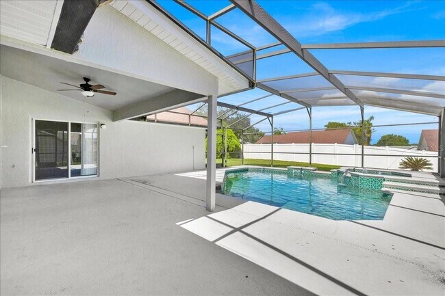 Building Photo - 112 Azalea Dr