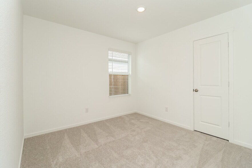 Building Photo - 118 Willow Wy