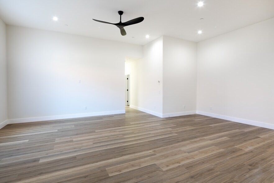 Building Photo - 13680 Mark Dr