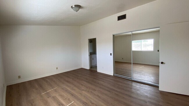 Building Photo - Very Spacious West Lancaster Home