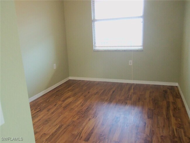 Building Photo - 8490 Kingbird Loop