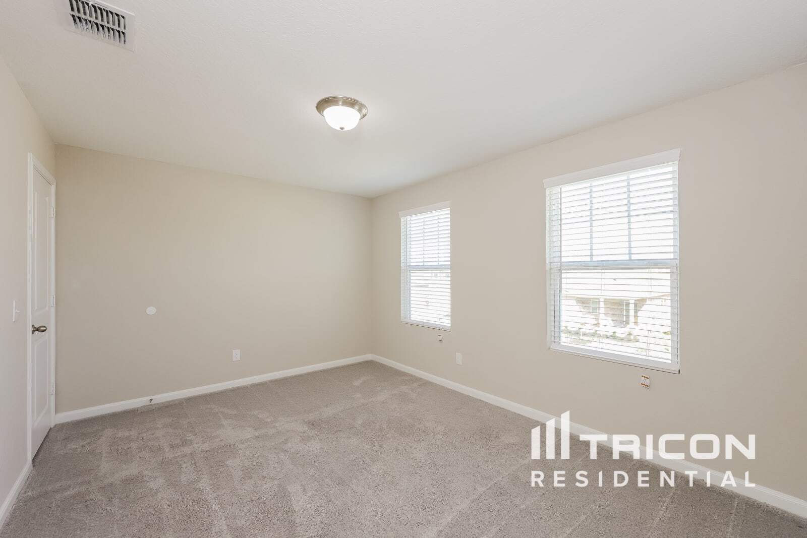 Building Photo - 14347 Palm Ridge