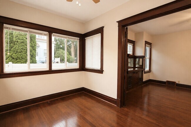 Building Photo - 416 W Jackson St