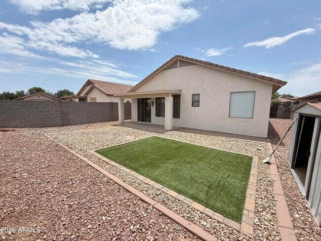 Building Photo - 6558 W Townley Ave