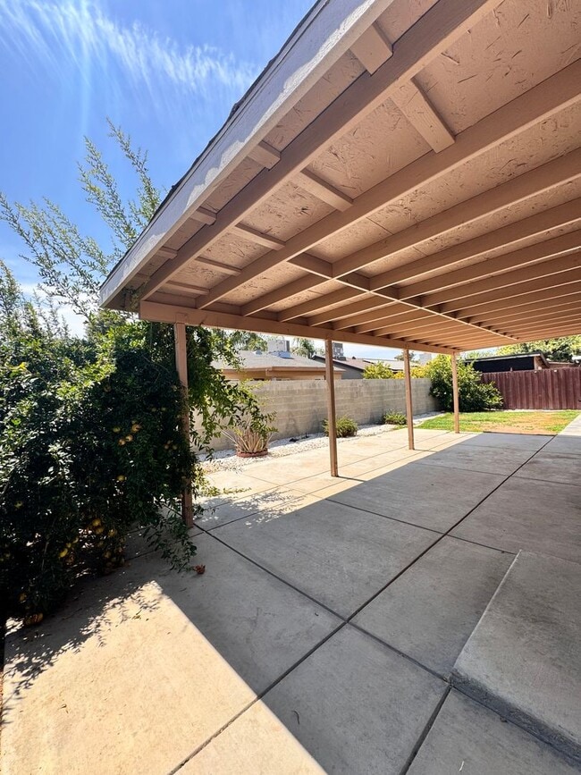 Building Photo - 5607 Plute Pass St