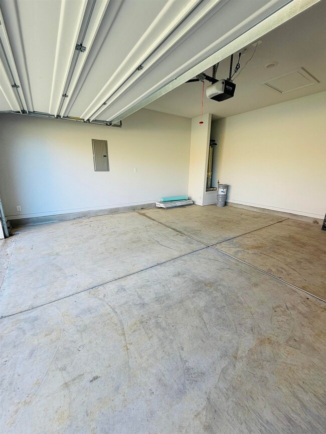 Building Photo - 50 Arrowwood Trl