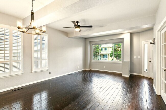 Building Photo - Charming Corner Lot! 3 Bedroom, 3.5 Bath w...