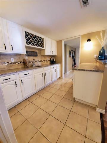 Building Photo - 2104 Victoria Rd