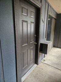 Building Photo - Spacious Condo with community dog park and...