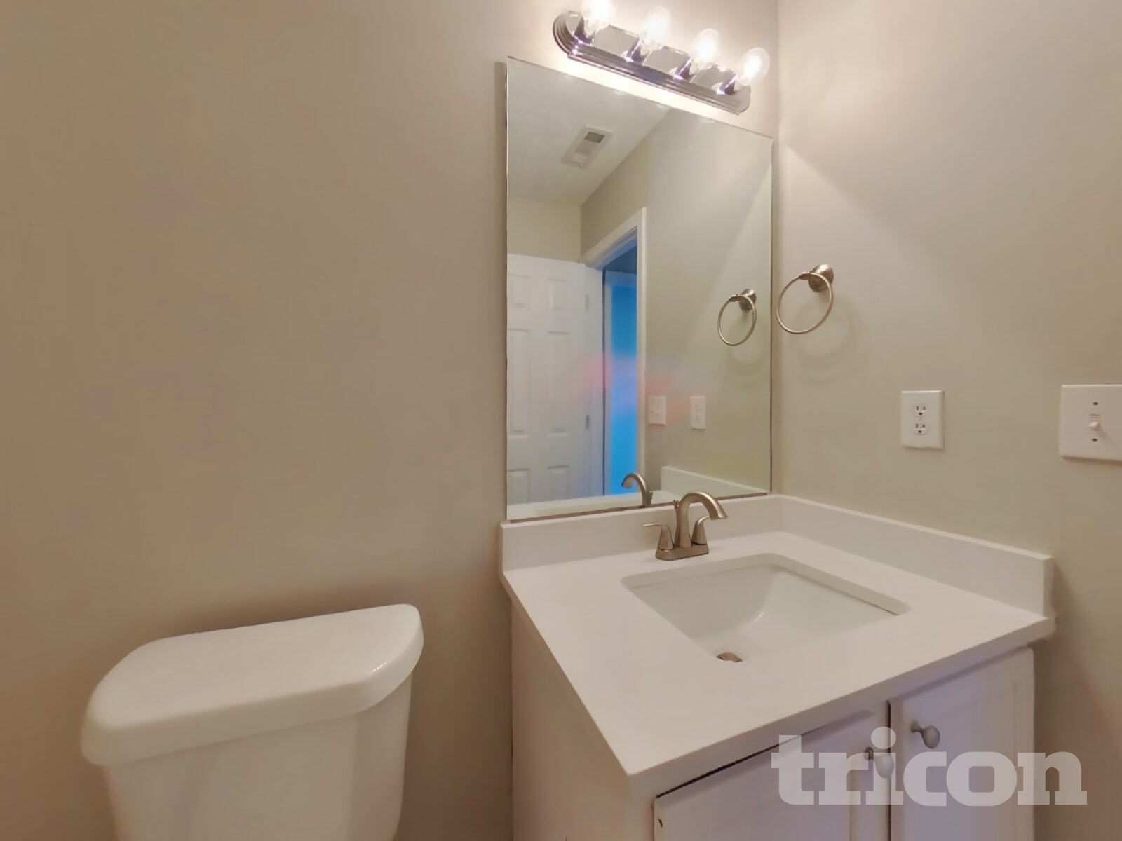 Building Photo - 660 Tipperary Rd