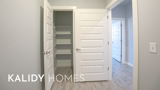 Building Photo - 303 Kirks Holw