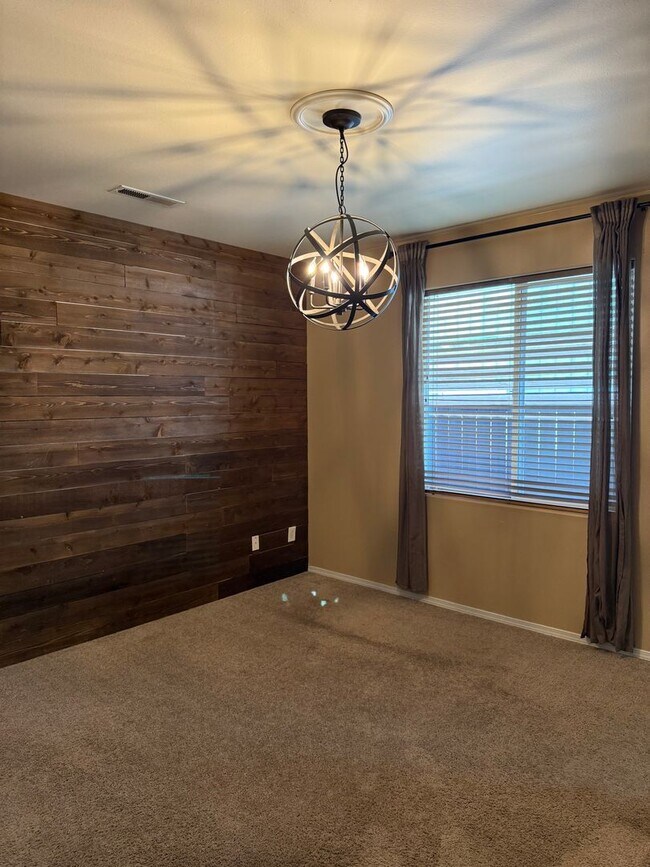 Building Photo - MOVE-IN TODAY, SW Old Mill Area 3 Bdrm, 2 ...
