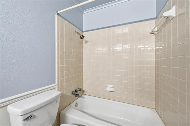 Building Photo - 1421 Glenbrook Dr