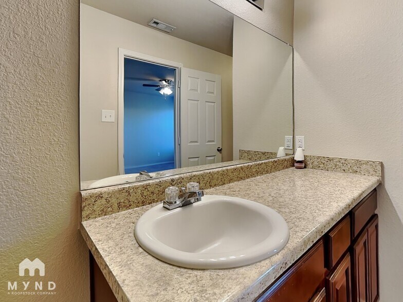 Building Photo - 938 Pinehurst Loop