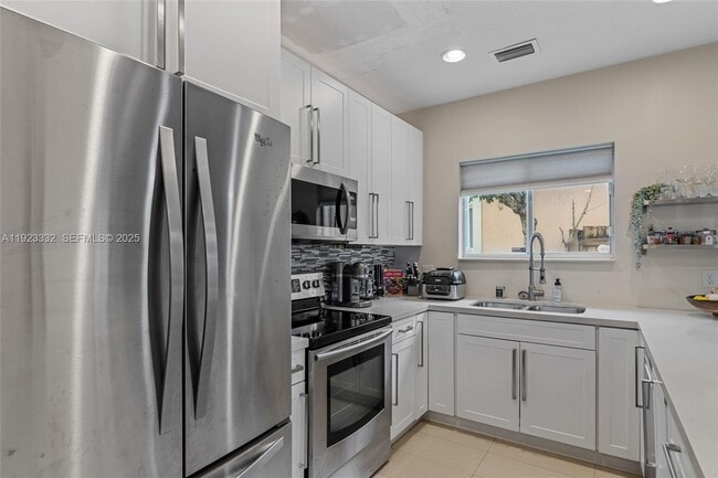 Building Photo - 396 NE 33rd Terrace