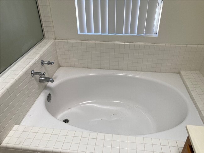 Building Photo - 2300 Maple Ave