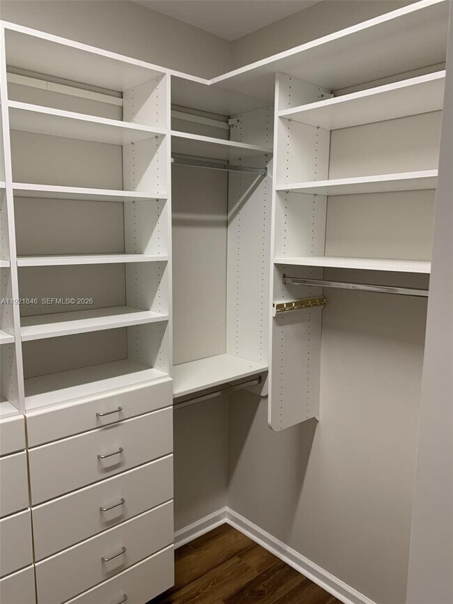 Building Photo - 2518 Bay Pointe Ct