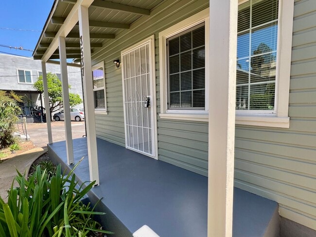 Building Photo - Beautiful Remodeled 1-Bedroom Cottage w/Central A/C and Parking in Hillcrest