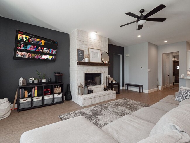 Building Photo - open concept 4bd - rent to own