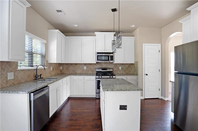 Building Photo - 958 Nevis Way