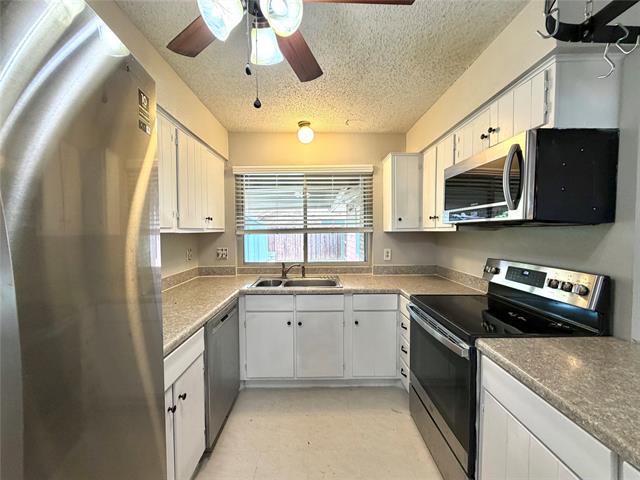 Building Photo - 1506 Whiteoak Dr