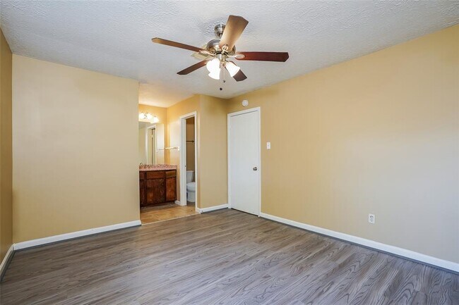 Building Photo - 20406 Oak Limb Ct