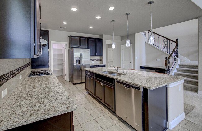 Building Photo - 5821 Viejo Dr