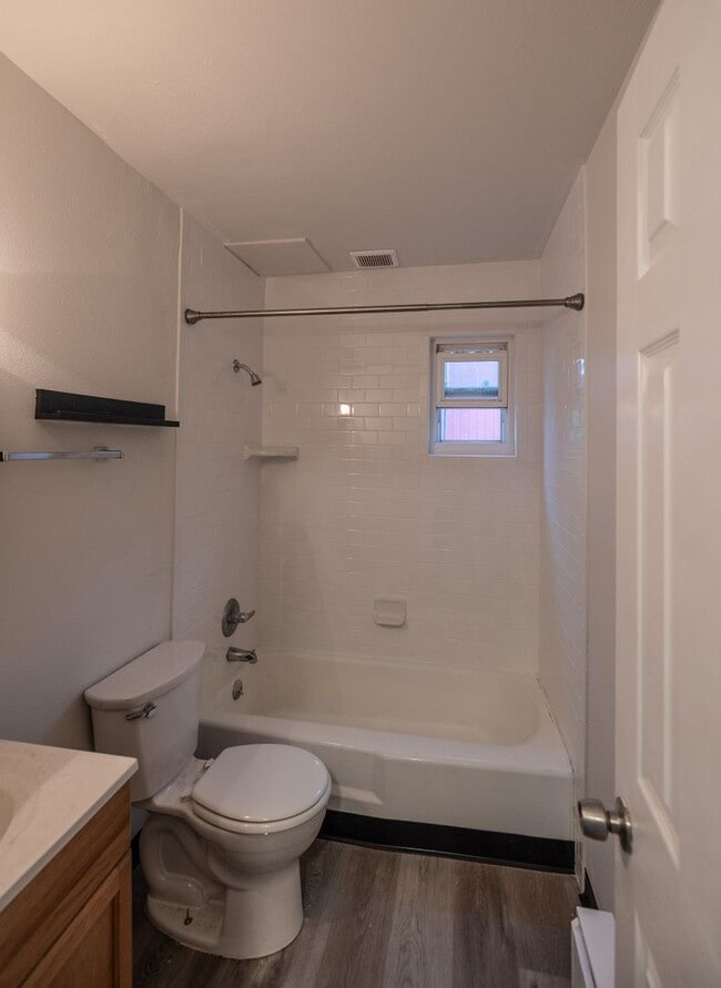 Building Photo - East Boulder - 2BR/1BA - AVAILABLE NOW!