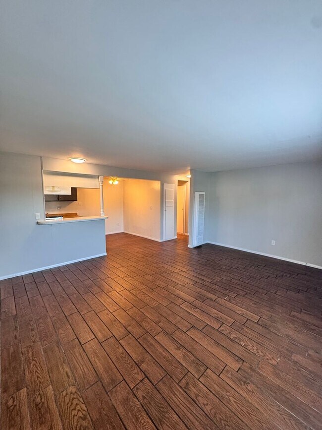 Building Photo - 17441 Jacquelyn Ln