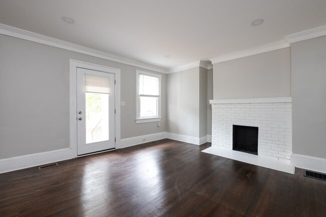 Building Photo - 884 Rose Cir SW