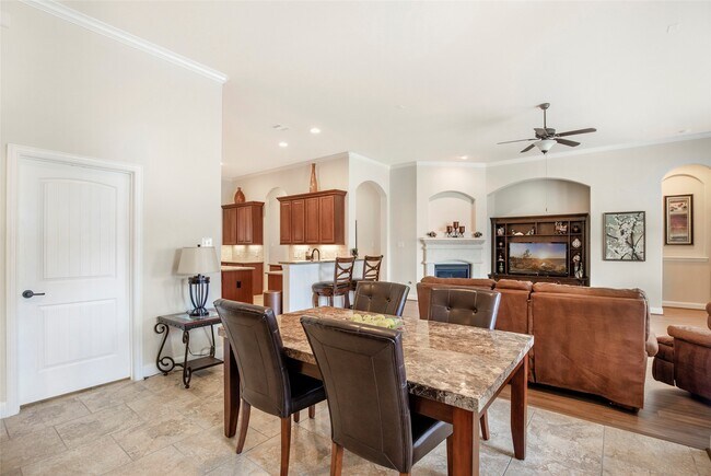 Building Photo - 6703 Honeycrest Lane