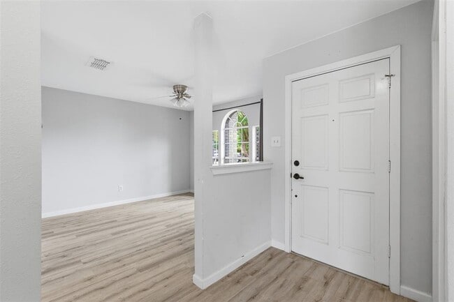 Building Photo - 508 Battlecreek Ln