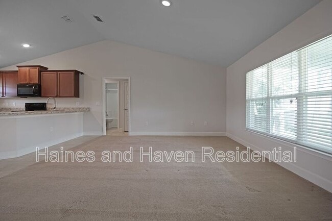 Building Photo - 1217 Forest Hill Dr