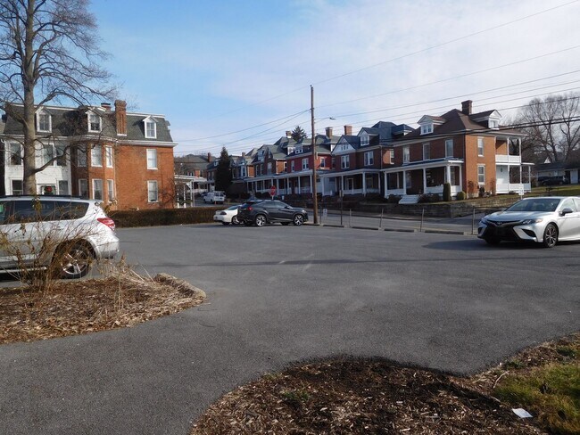 Building Photo - 217 W North St