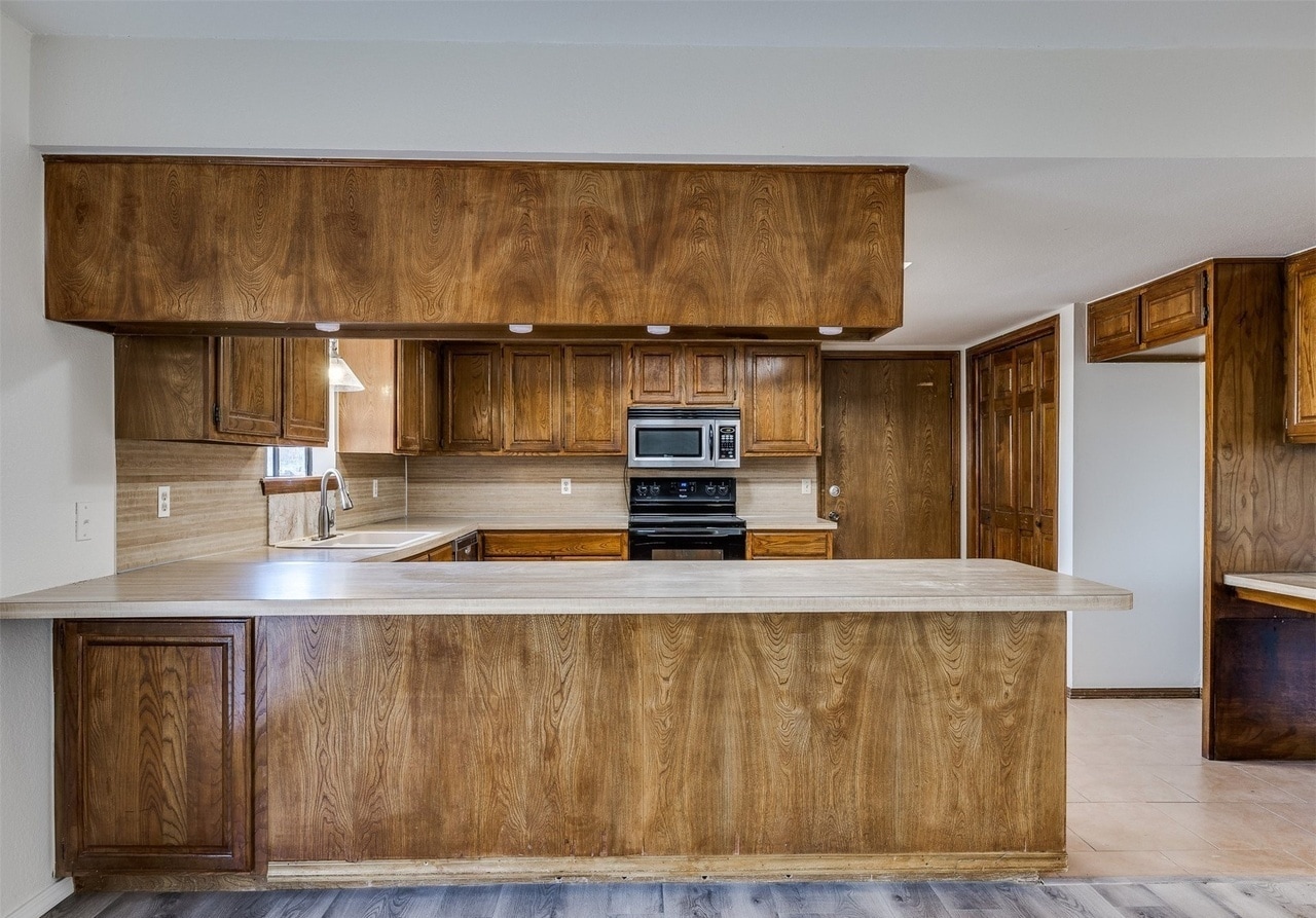 Building Photo - 2605 W Washington Cir
