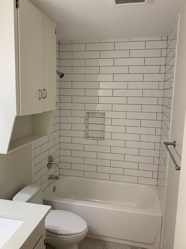 Building Photo - 3214 Crosscreek Dr