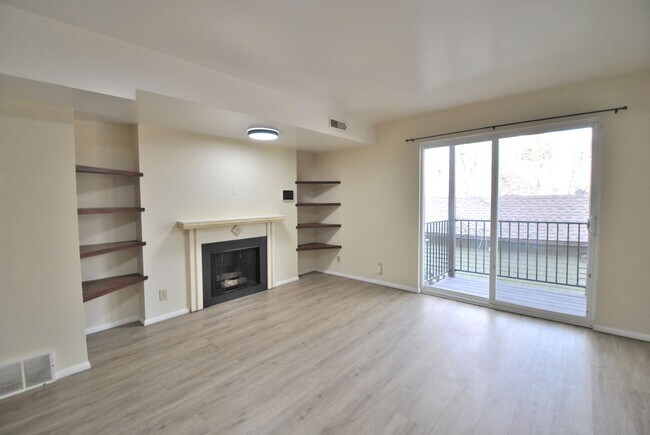 Building Photo - 167 E 100 N