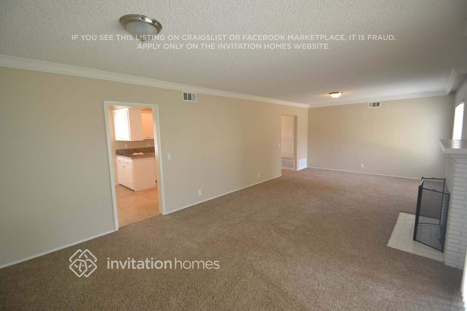 Building Photo - 615 N Sycamore Ave