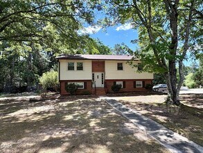 Building Photo - 1200 Boxwood Ln