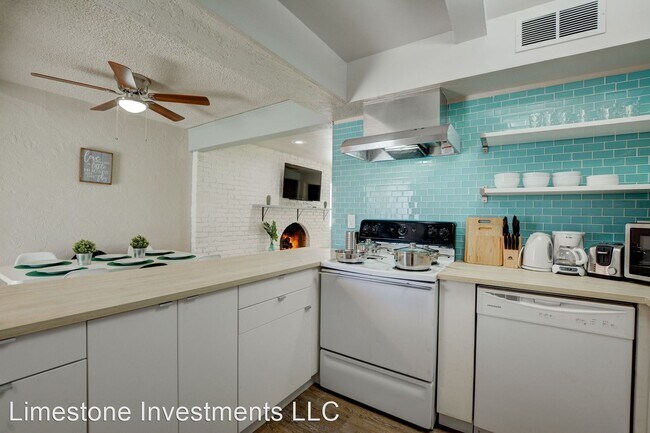 Building Photo - 2 br, 2.5 bath House - 1403 Rexford Place