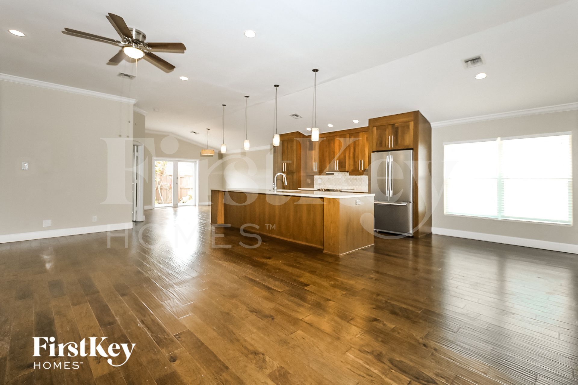 Building Photo - 6484 Robinson St