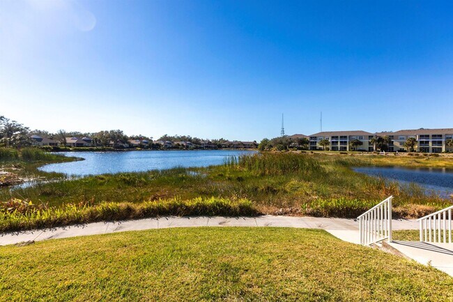 Building Photo - AMAZING CONDO IN WATERSIDE CLUB
