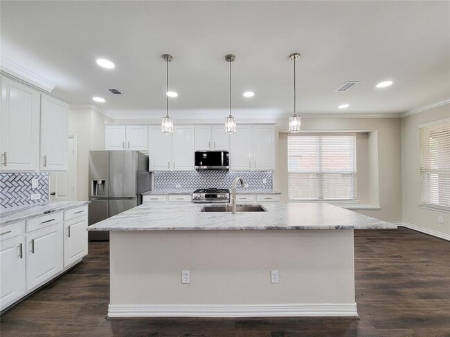Building Photo - 21422 Beverly Chase Dr