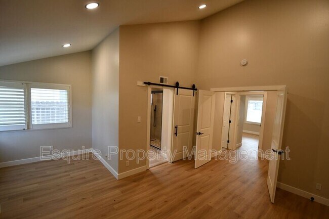 Building Photo - 3621 Miramar Way