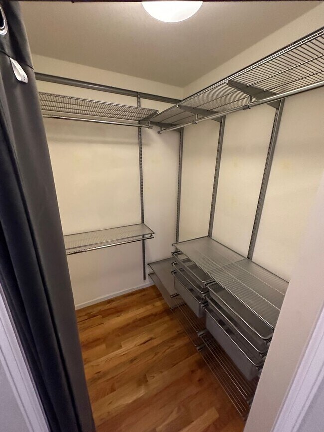Building Photo - 1 bedroom, 1 bath Cherry Creek North - Ava...