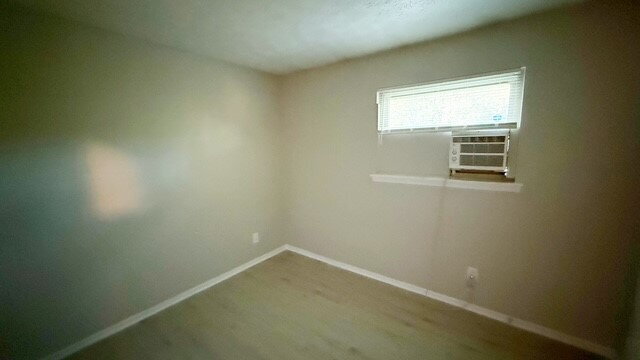 Building Photo - EASTSIDE - 3 BEDROOM RANCH HOME AVAILABLE NOW!