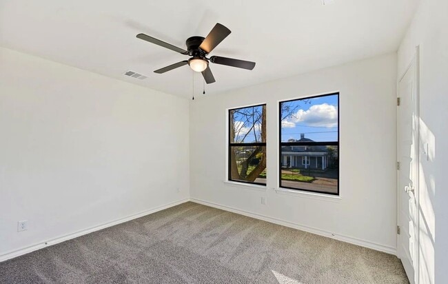 Building Photo - 545 Delmar St