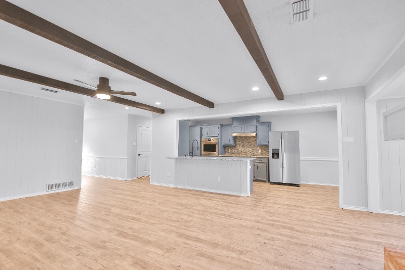 Building Photo - 6907 Avenue W