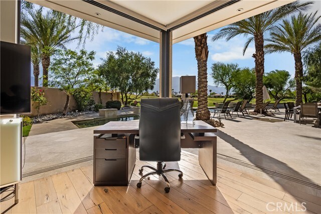 Building Photo - 68 Royal St Georges Way